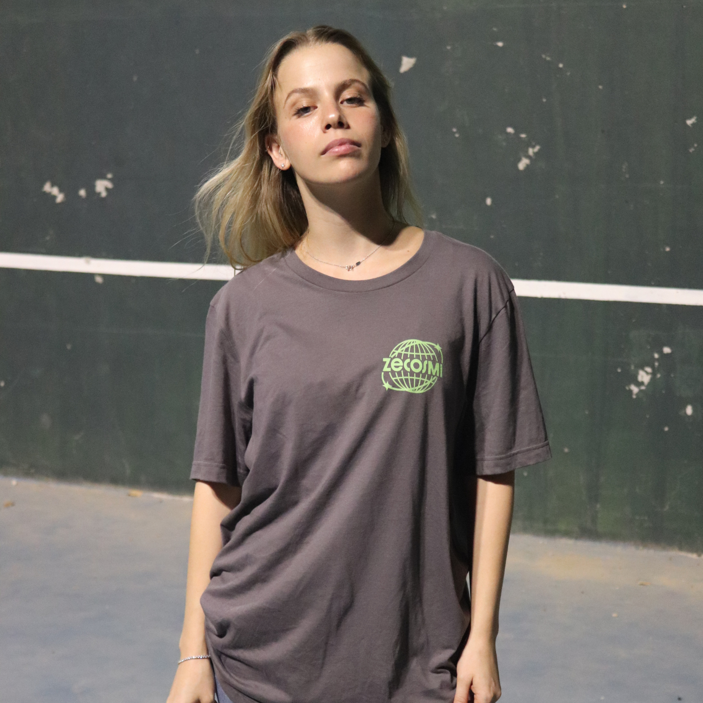 Curiosi-tee in Asphalt